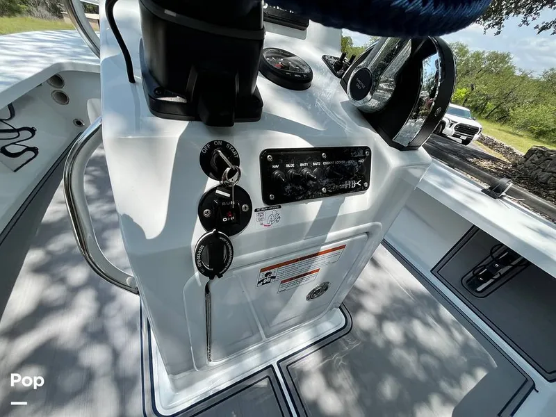 Slide: The Image of Hells Bay Professional 2023 - 16525236