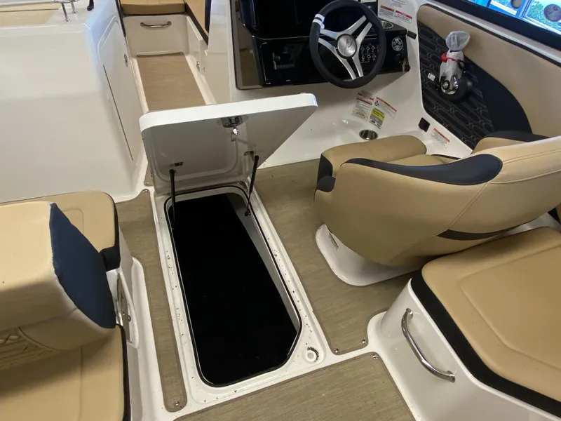 Slide: The Image of Sea Ray SPX 210 2024 - 12