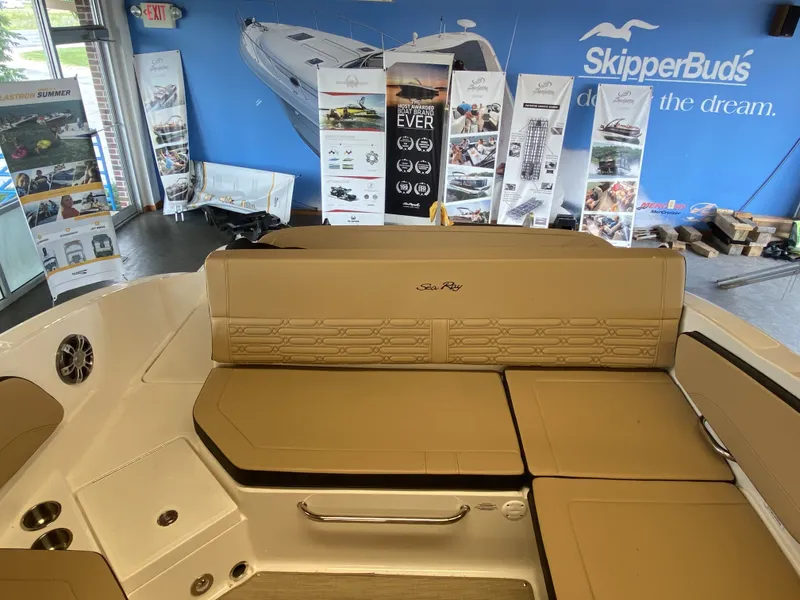 Slide: The Image of Sea Ray SPX 210 2024 - 14