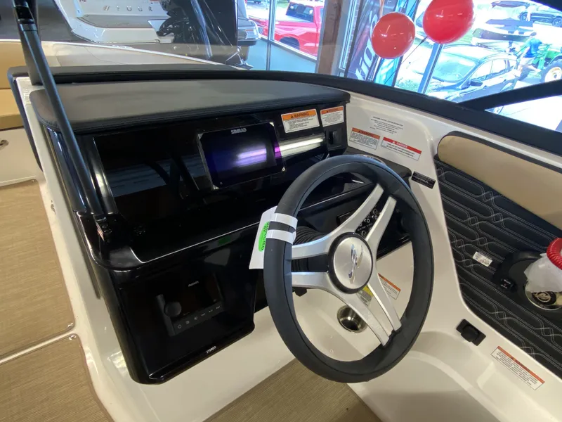 Slide: The Image of Sea Ray SPX 210 2024 - 6