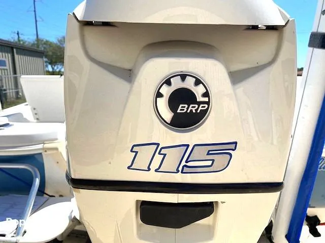 Slide: The Image of NauticStar Nautic Bay 1810 2009 - 16283961