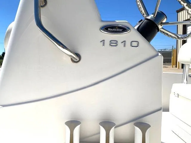 Slide: The Image of NauticStar Nautic Bay 1810 2009 - 16283964