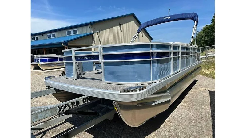 Slide: The Image of Bennington 22 S Fish 2023 - 16210415