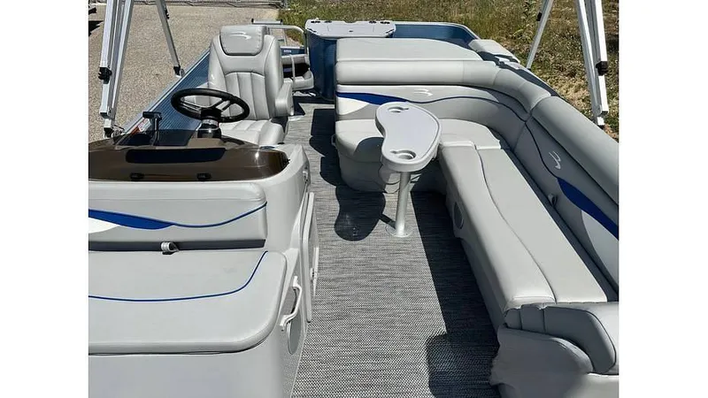 Slide: The Image of Bennington 22 S Fish 2023 - 16210417