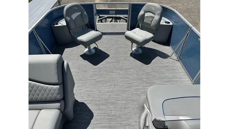 Slide: The Image of Bennington 22 S Fish 2023 - 16210421