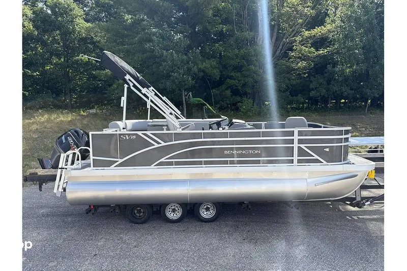 The Image of Bennington 188 SVS Fish 2024 - 16213822