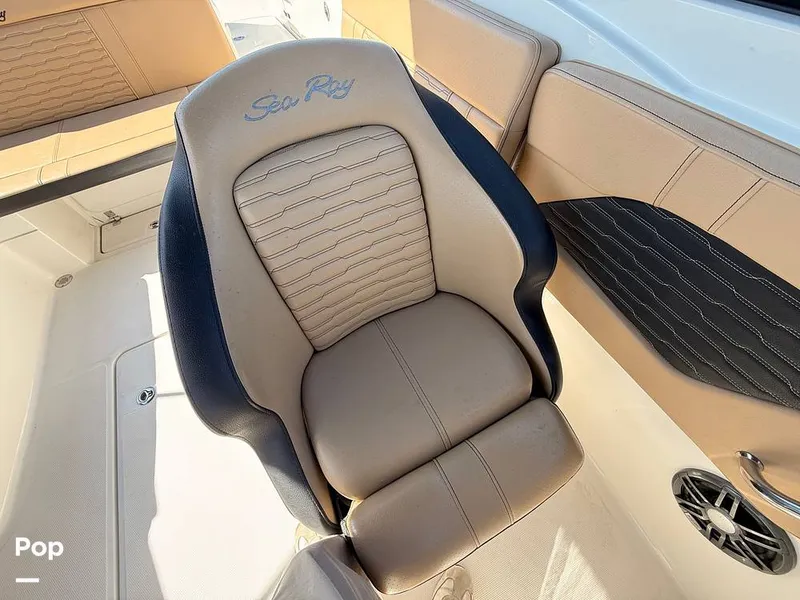 Slide: The Image of Sea Ray 230 SPX OB 2024 - 16208544