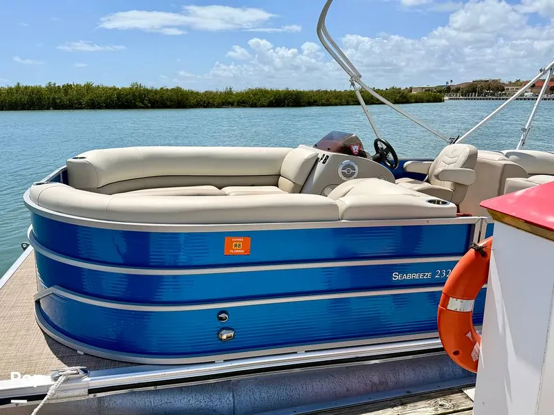 Slide: The Image of Peace of mind: Ask for a complimentary BoatHistoryReport report ($39.99 value) - I1