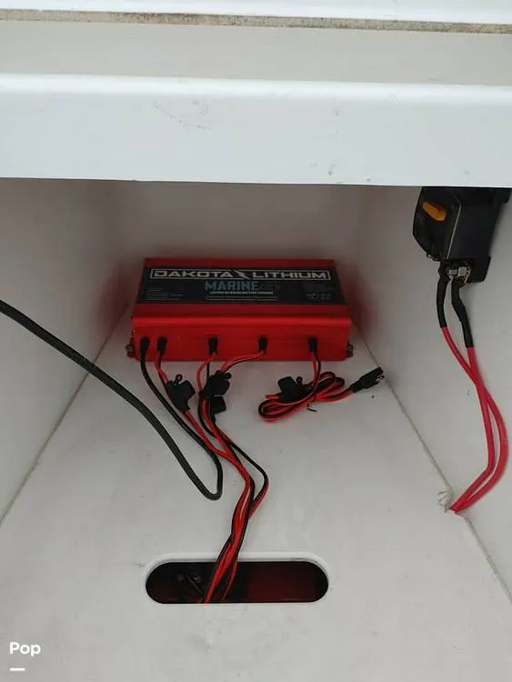 Slide: The Image of Wellcraft Bay 221 2020 - 16219142