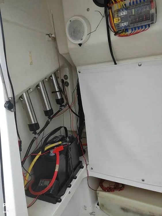 Slide: The Image of Wellcraft Bay 221 2020 - 16219148