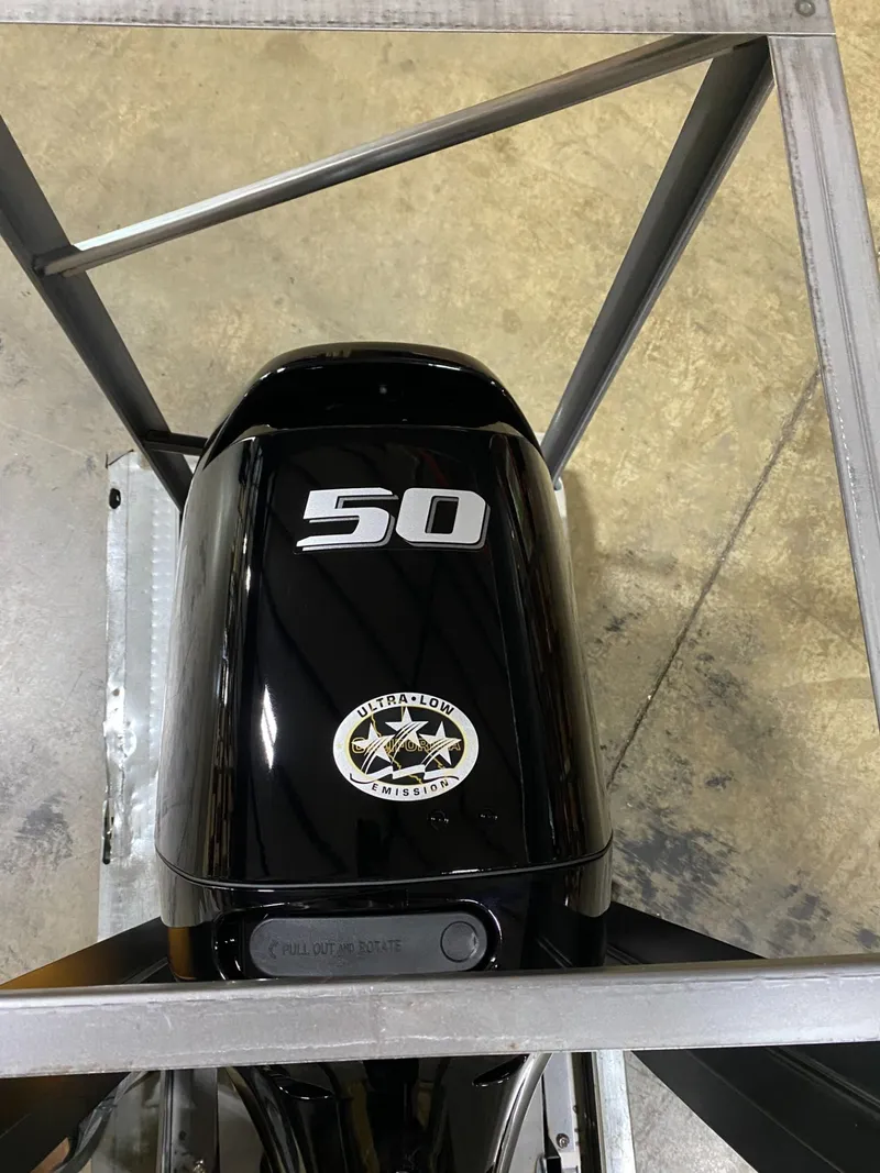 Slide: The Image of Suzuki Marine DF50 - 2