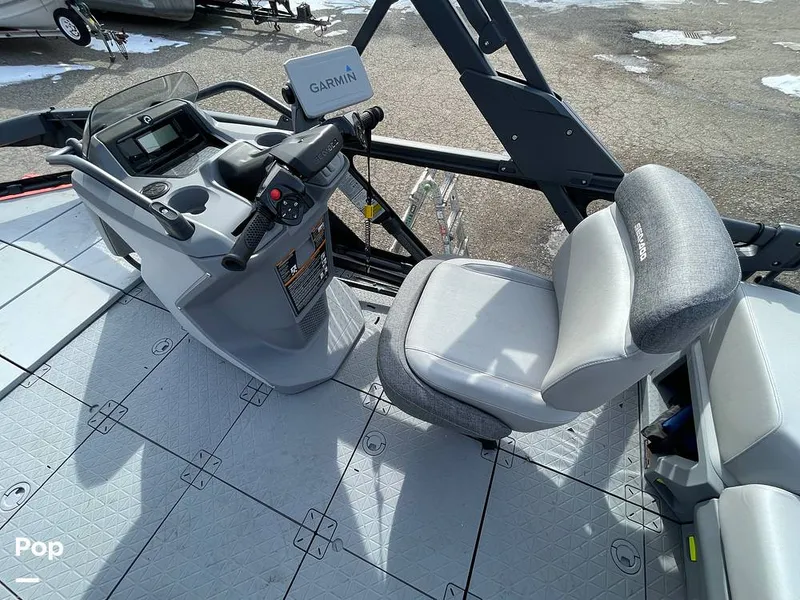 Slide: The Image of Sea-Doo Switch Sport 18 2023 - 16260995