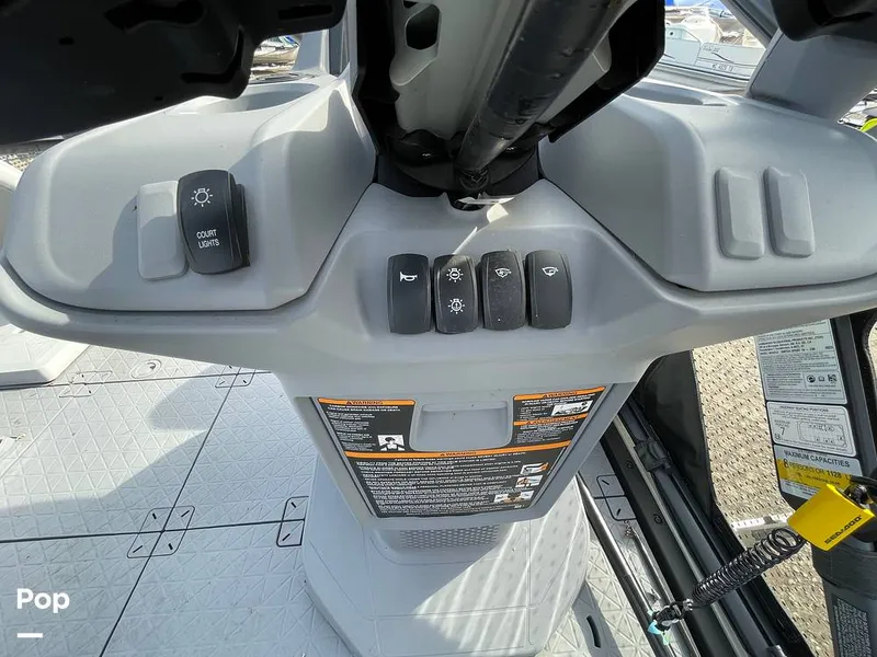 Slide: The Image of Sea-Doo Switch Sport 18 2023 - 16261005
