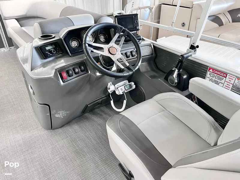 Slide: The Image of Captain's Chair - 16222023