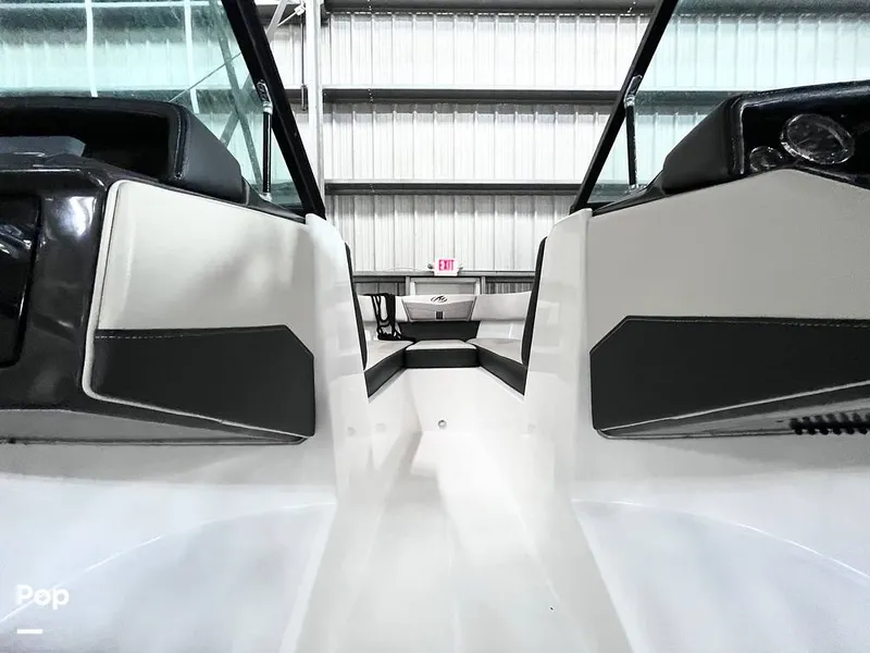 Slide: The Image of Windshield - Walk Through - 16229987