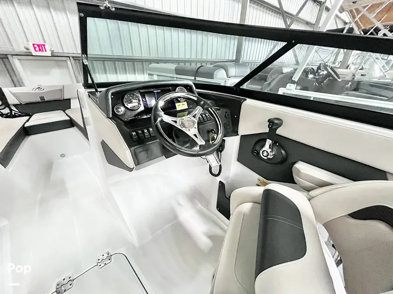 Slide: The Image of Captain's Chair - 16229980