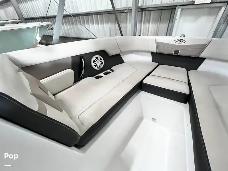 Slide: The Image of Bow Seating - 16229989