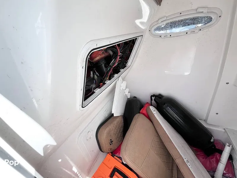 Slide: The Image of Head Compartment - 16223355