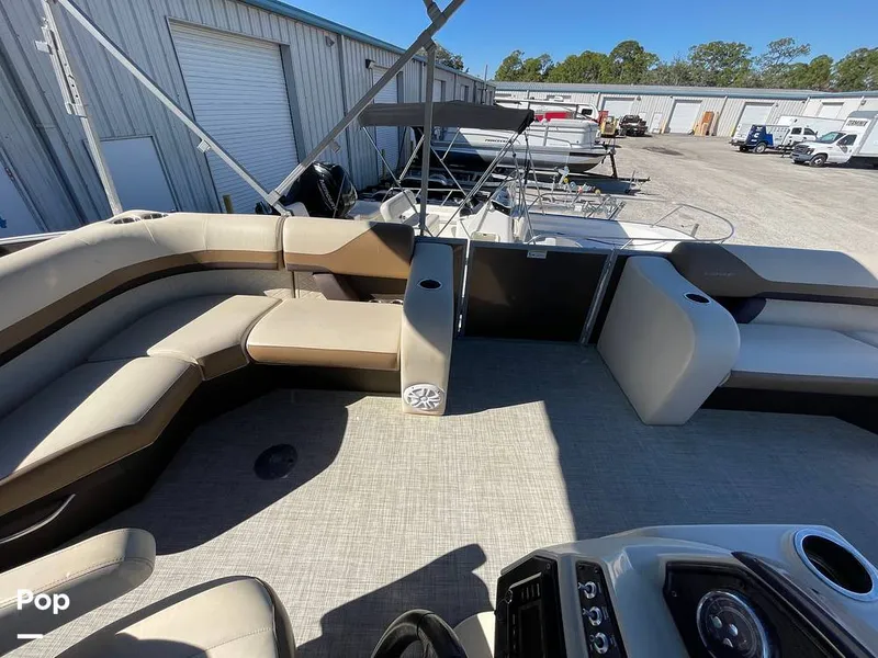 Slide: The Image of Lowe SF232 2024 - 16210249