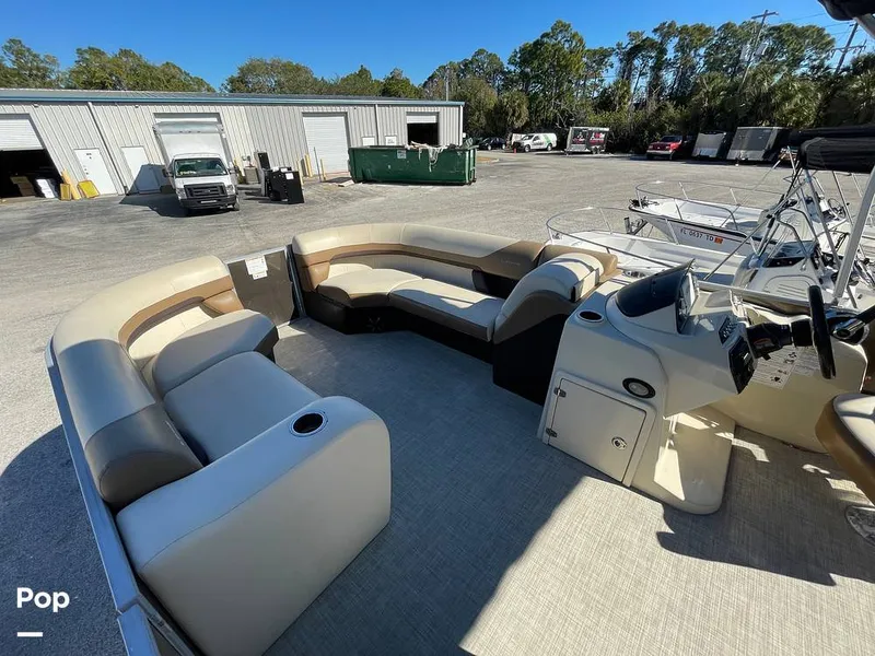 Slide: The Image of Lowe SF232 2024 - 16210245