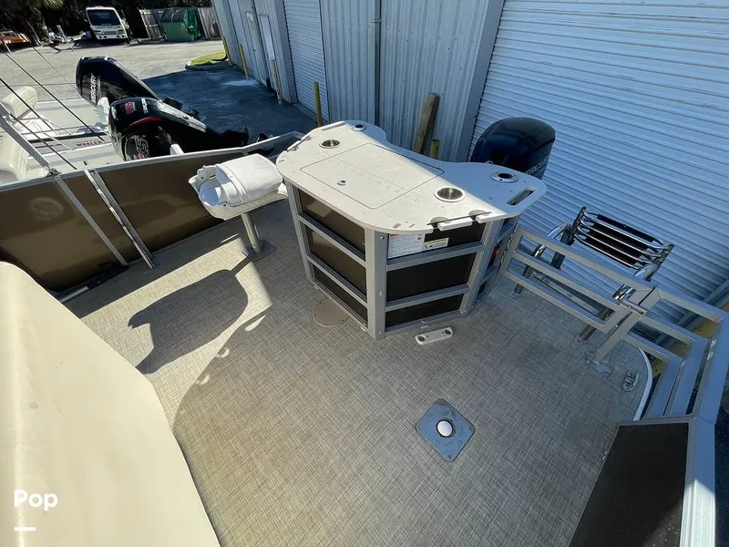 Slide: The Image of Lowe SF232 2024 - 16210240