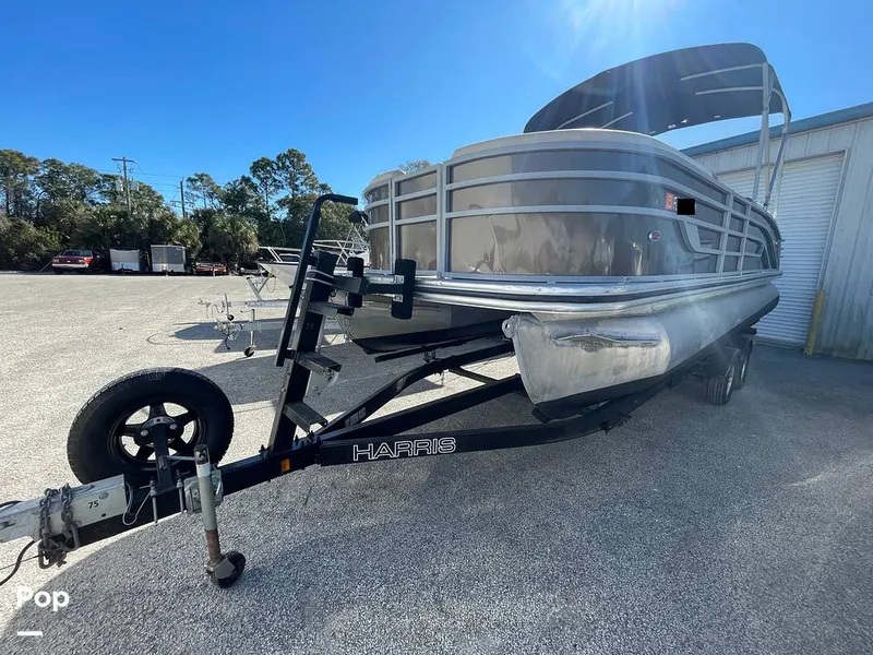 Slide: The Image of Lowe SF232 2024 - 16210196