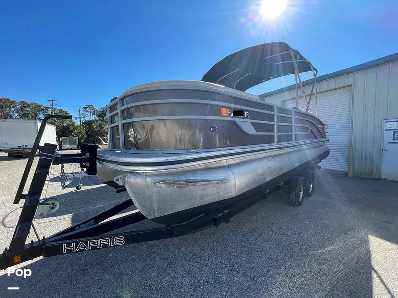 Slide: The Image of Lowe SF232 2024 - 16210198