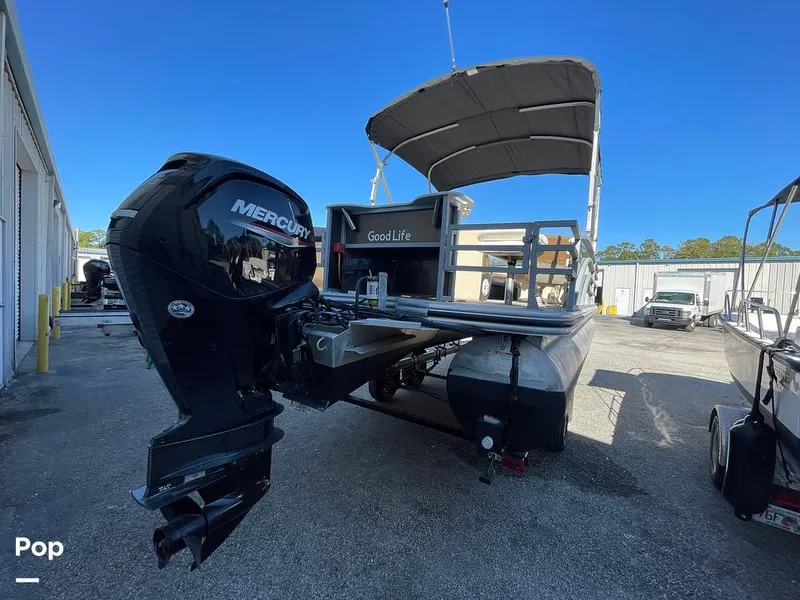 Slide: The Image of Lowe SF232 2024 - 16210204