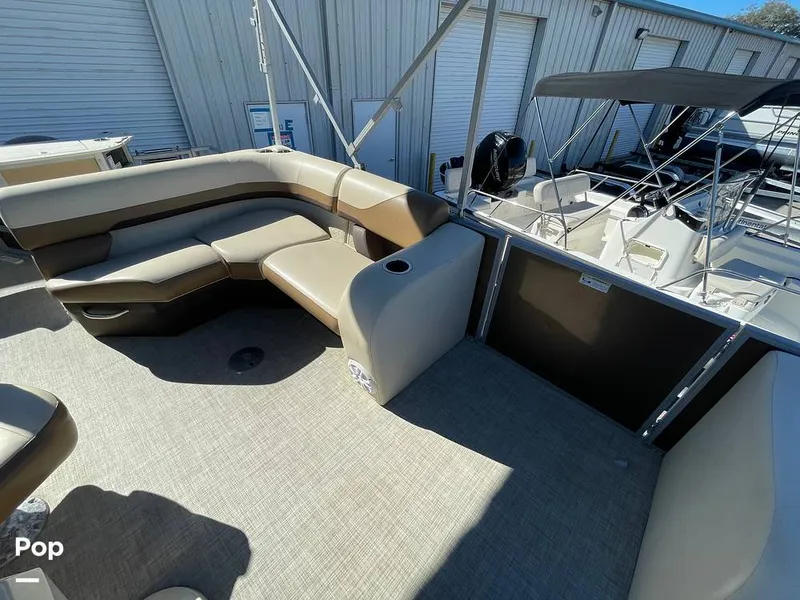 Slide: The Image of Lowe SF232 2024 - 16210224