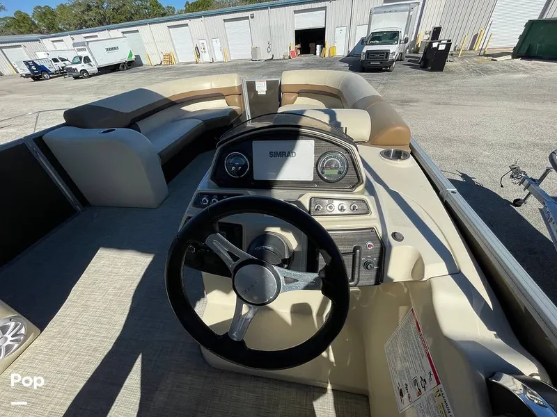 Slide: The Image of Lowe SF232 2024 - 16210232