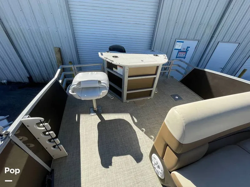 Slide: The Image of Lowe SF232 2024 - 16210235