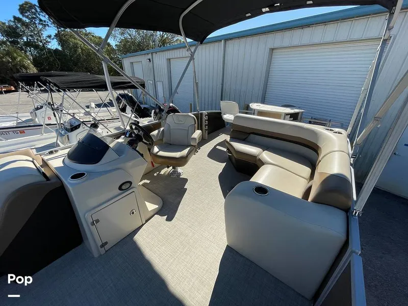 Slide: The Image of Lowe SF232 2024 - 16210246