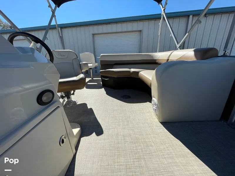 Slide: The Image of Lowe SF232 2024 - 16210252