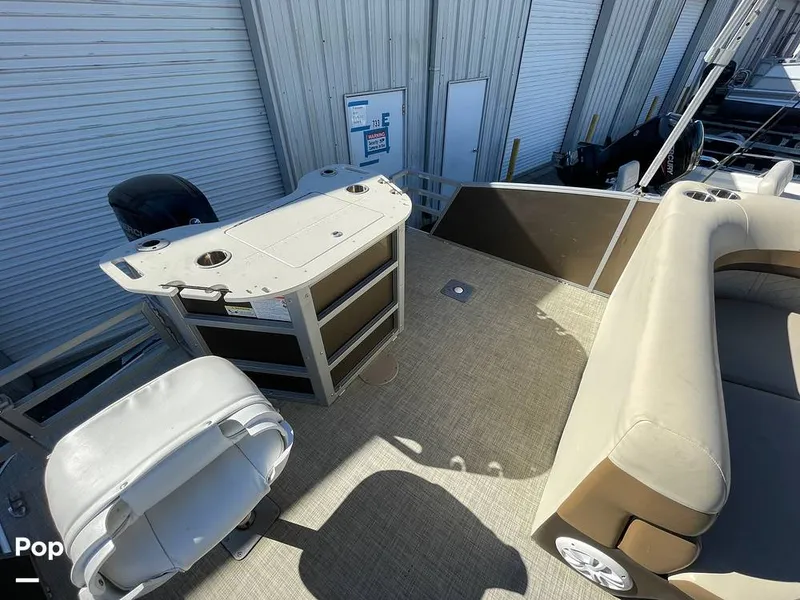 Slide: The Image of Lowe SF232 2024 - 16210236