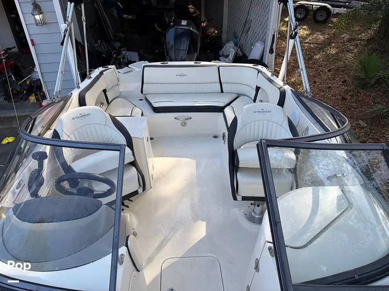 Slide: The Image of Stingray 231DC 2020 - 16245937