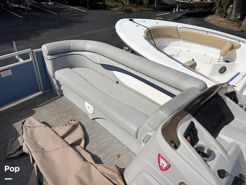 Slide: The Image of Bennington 22 S 2023 - 16245875