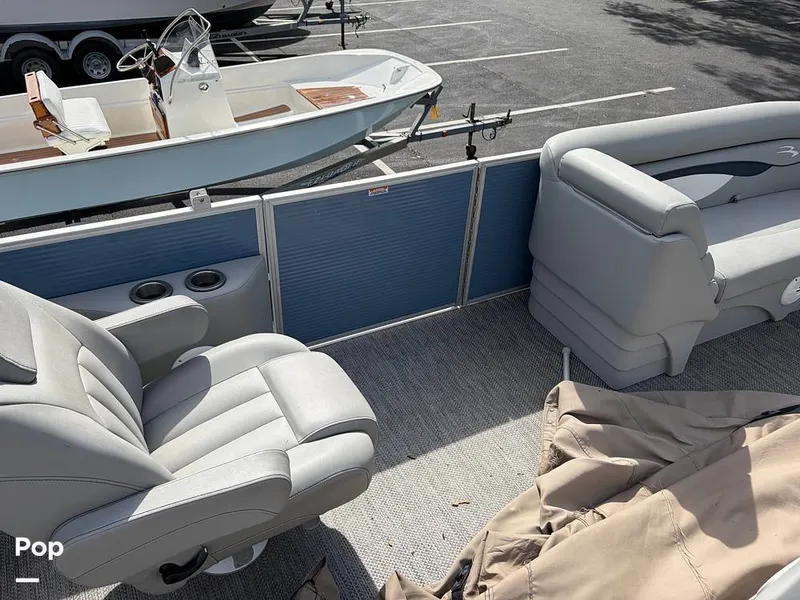 Slide: The Image of Bennington 22 S 2023 - 16245883