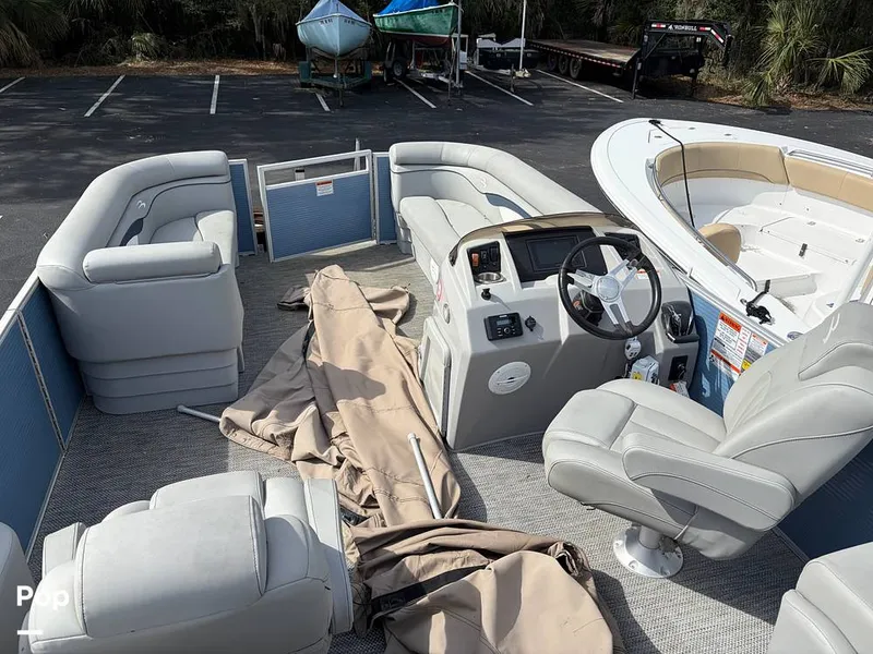 Slide: The Image of Bennington 22 S 2023 - 16245879