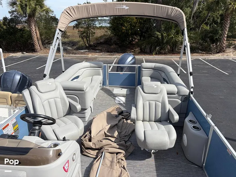 Slide: The Image of Bennington 22 S 2023 - 16245884