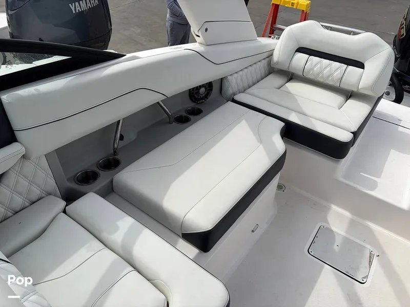 Slide: The Image of Regal LX2 2025 - 16245839