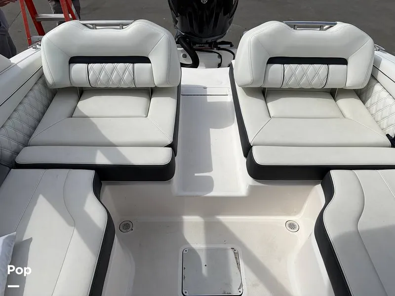 Slide: The Image of Regal LX2 2025 - 16245832