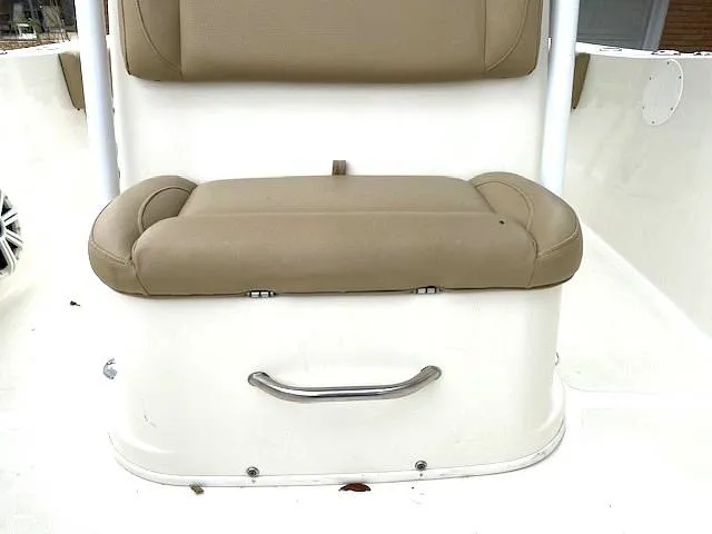 Slide: The Image of NauticStar Legacy 2302 2018 - 16242953