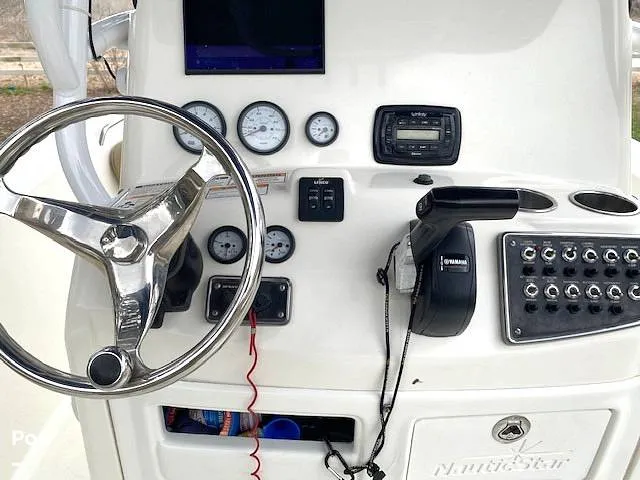 Slide: The Image of NauticStar Legacy 2302 2018 - 16242978