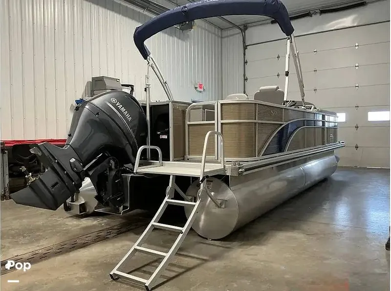 Slide: The Image of Bennington S22 Fish 2024 - 16224096