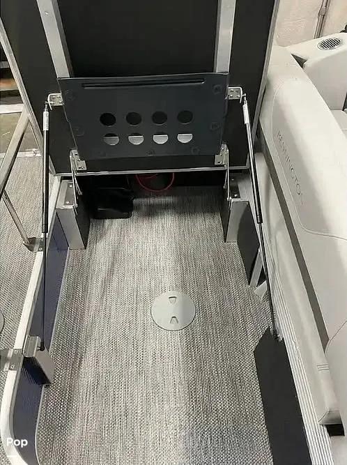 Slide: The Image of Bennington 24SXSB 2023 - 16231108