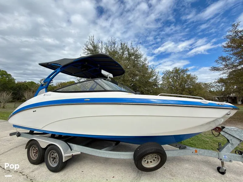 The Image of Yamaha Wake Series 242X 2020 - 16284094