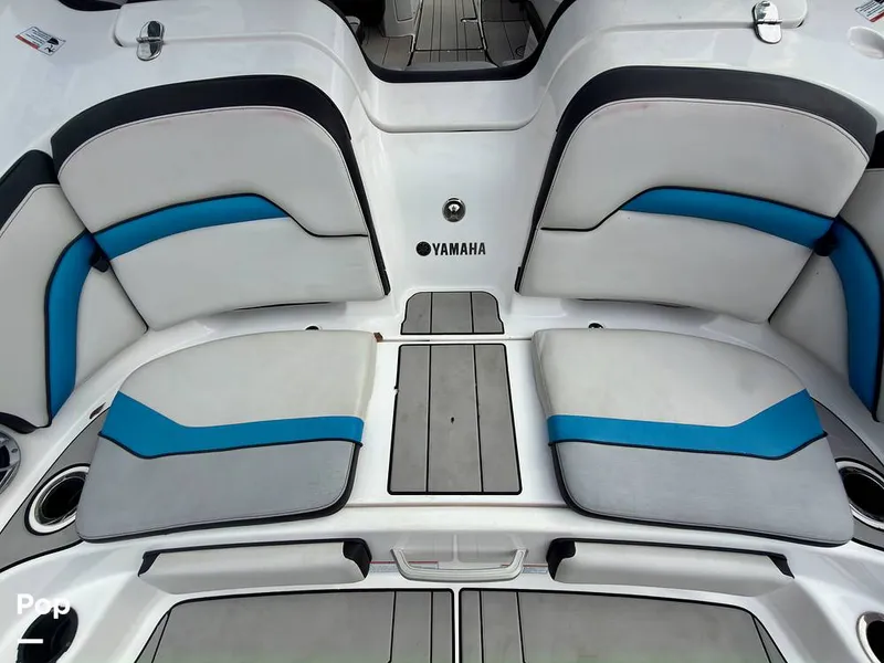 Slide: The Image of Yamaha Wake Series 242X 2020 - 16284105