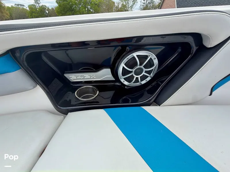 Slide: The Image of Yamaha Wake Series 242X 2020 - 16284200