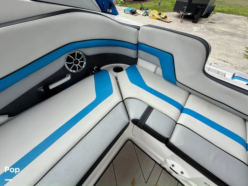 Slide: The Image of Yamaha Wake Series 242X 2020 - 16284215