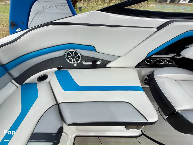 Slide: The Image of Yamaha Wake Series 242X 2020 - 16284220